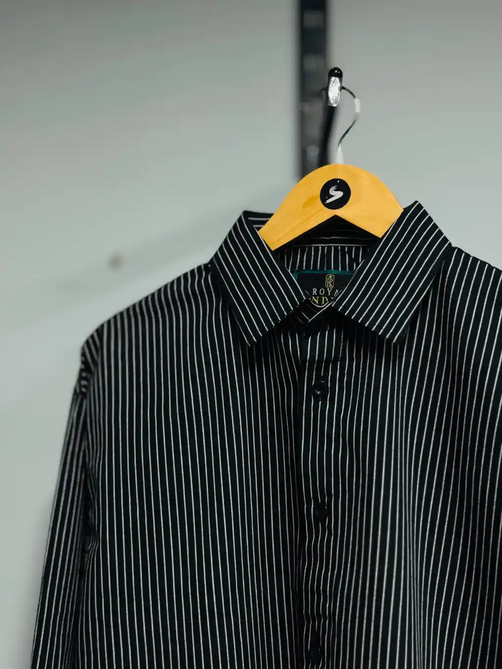 Boxy Fit Shirt - Image 4